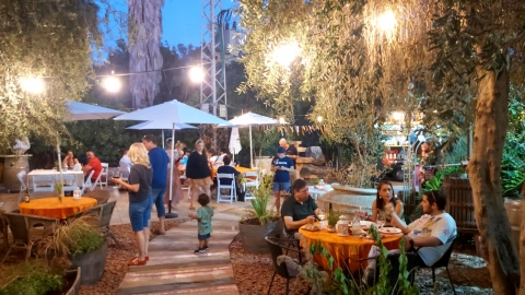 שוק הלילה של יקב האלה (2).jpeg